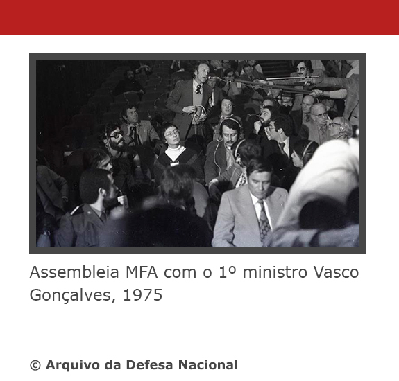 Assembleia MFA com o 1º ministro Vasco Gonçalves, 1975