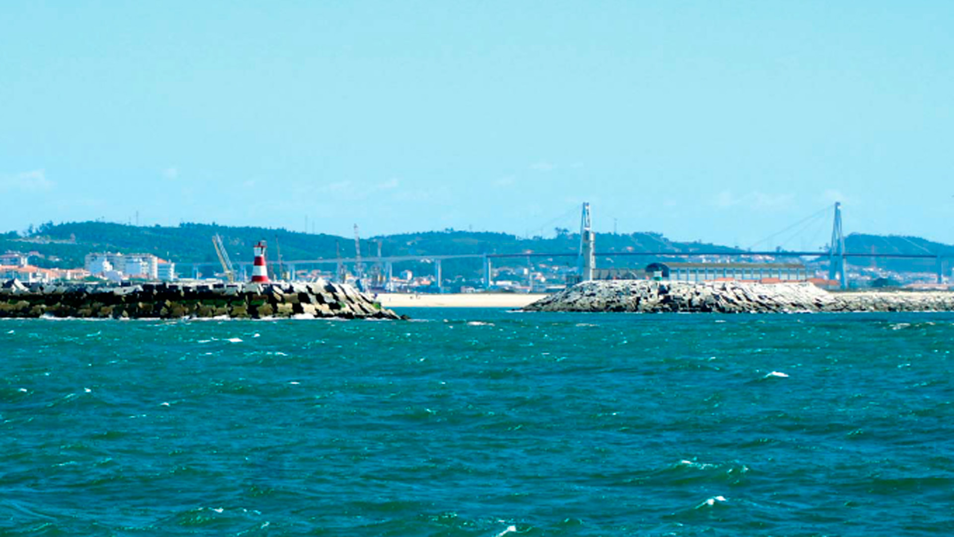 paisagem marítima com bartos