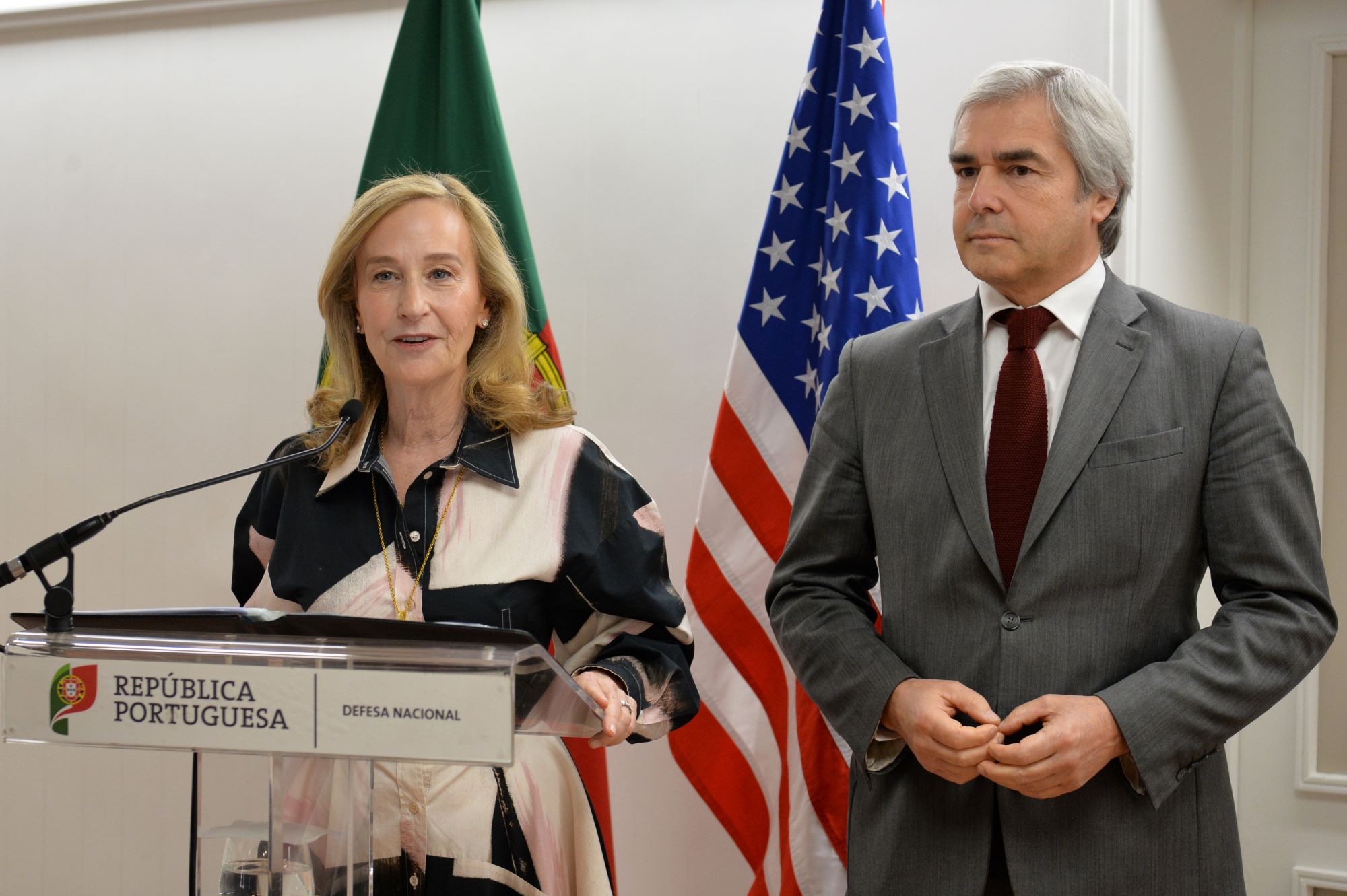 Ministro da Defesa com embaixadora USA