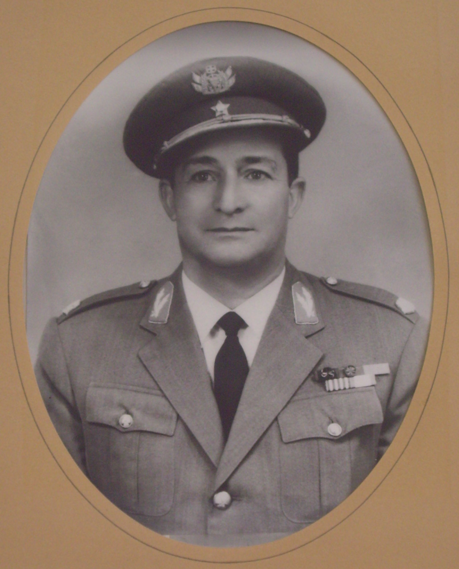 2. O Gen Adriano Augusto Pires.JPG