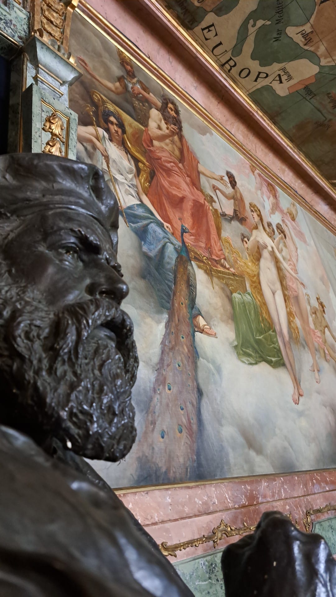 22. Perspetiva sobre busto de Vasco da Gama e Concílio dos Deuses.jpg