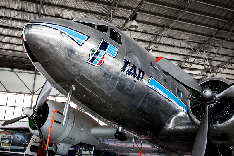 10- Fotografia do Dakota DC-3 em exposição no polo de Sintra.jpg