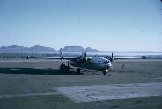 11- Aeronave Noratlas estacionada na placa.png