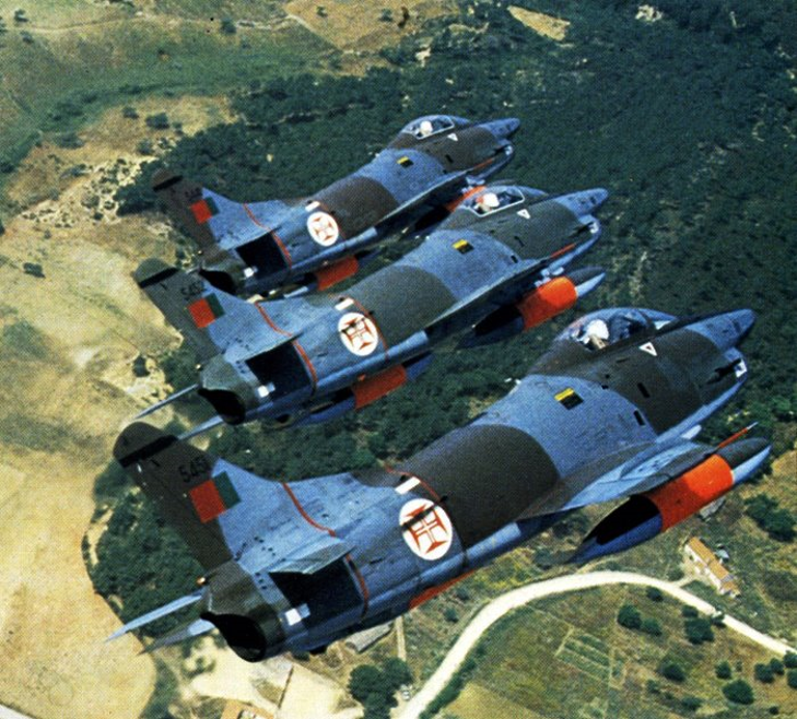12- Fiat G-91 a voar em formação.png