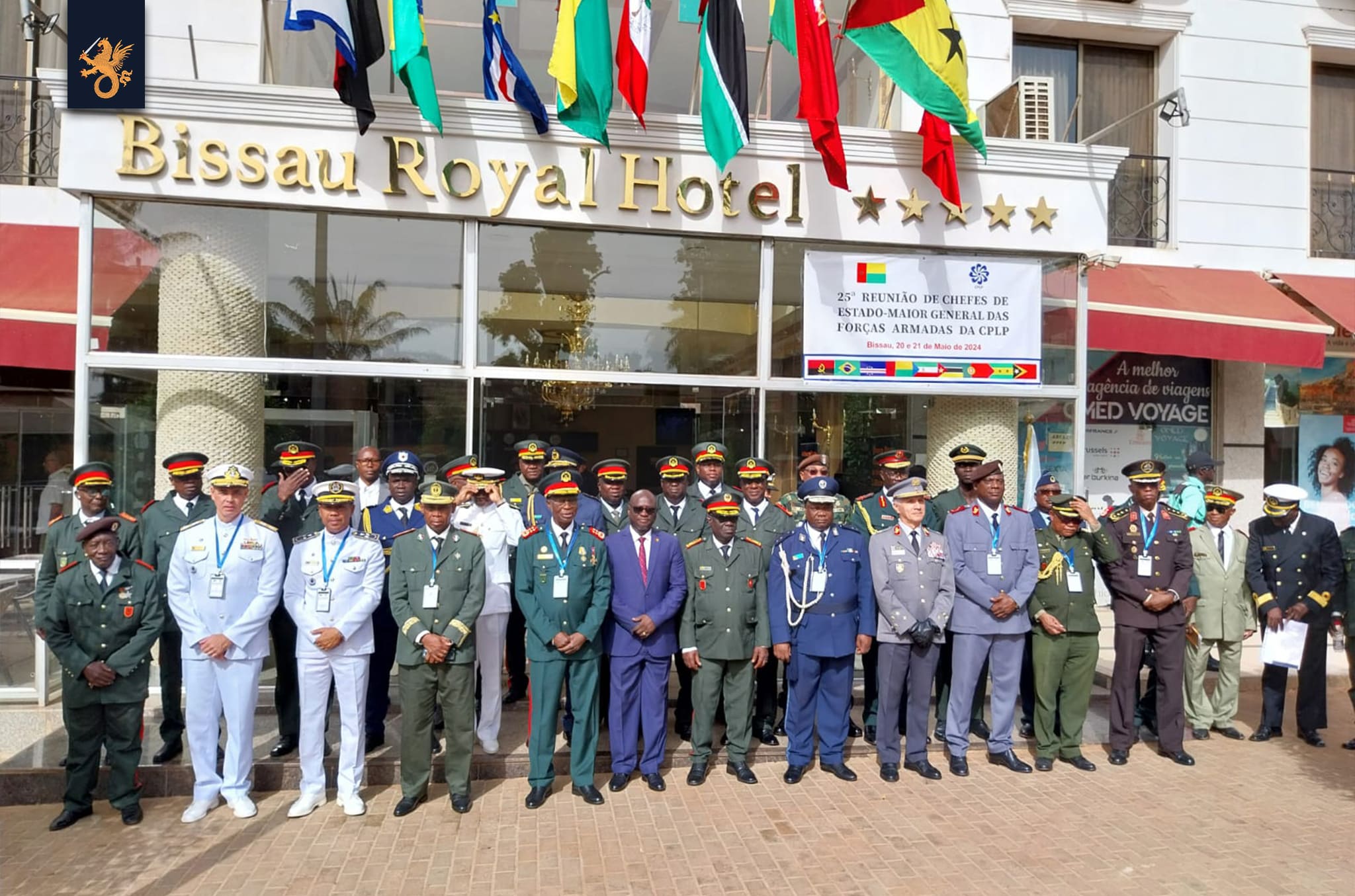 Fotografia de grupo dos Chefes de Estado-Maior das Forças Armadas na vigésima quinta reunião da CPLP