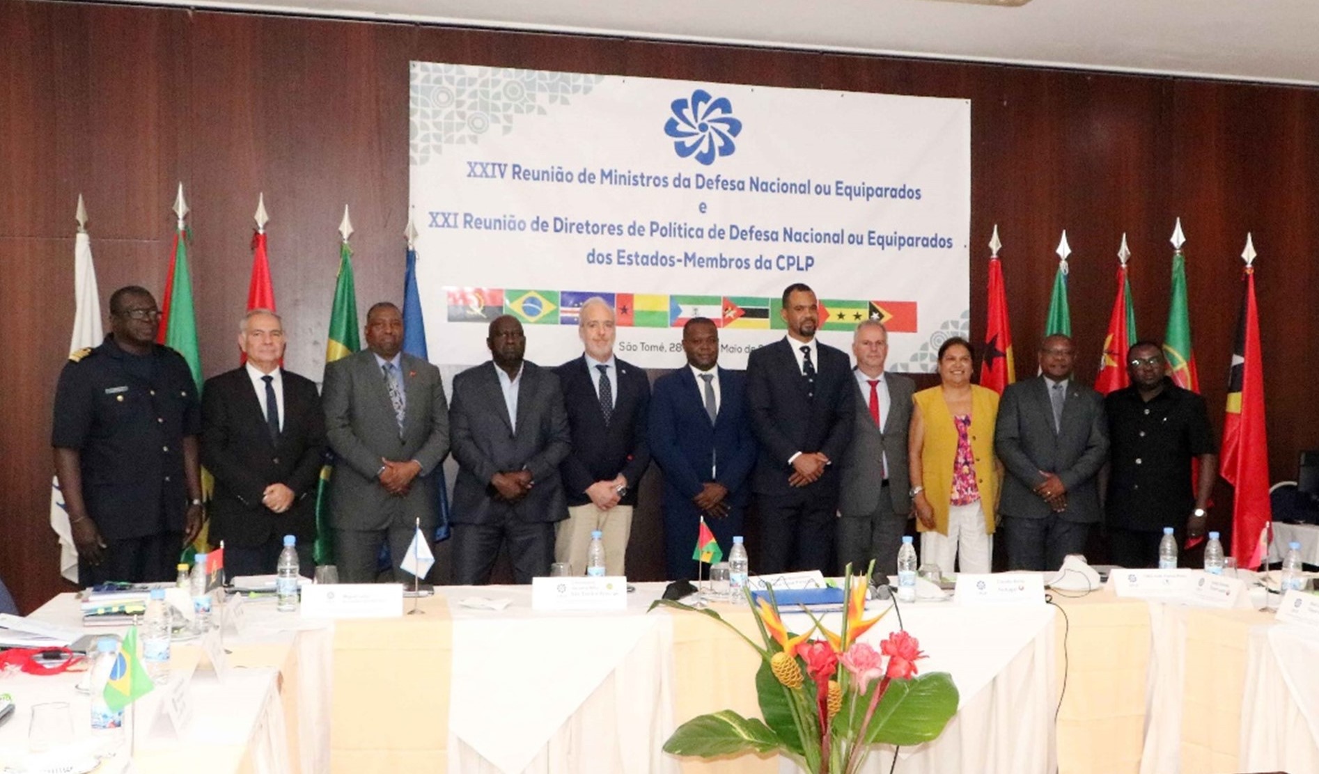 fotografia de grupo da vigésima primeira reunião de Diretores de Política de Defesa da CPLP